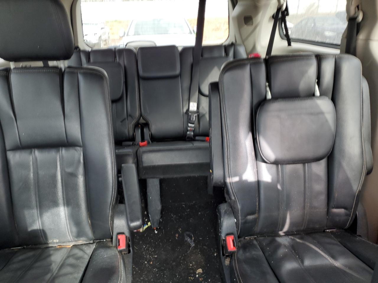 2011 Chrysler Town & Country Touring VIN: 2C4RC1BG1DR589134 Lot: 85429375