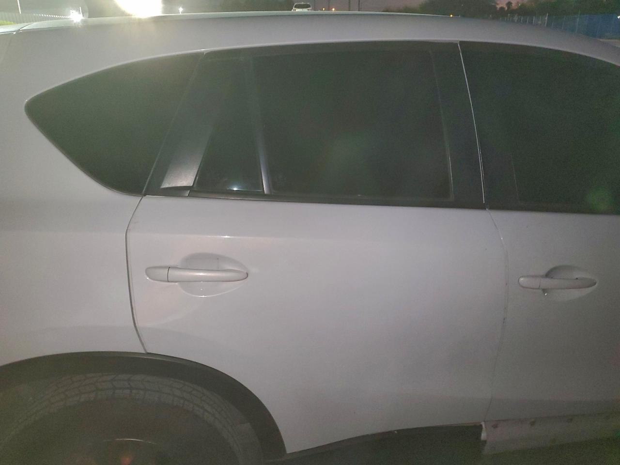 2014 Mazda Cx-5 Sport VIN: 377711 Lot: 92763685