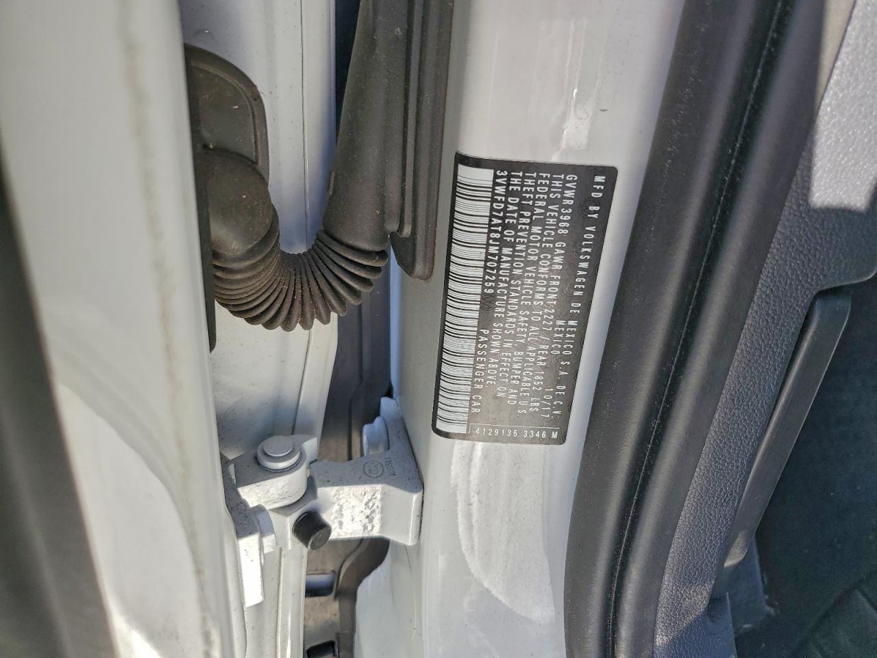 2018 Volkswagen Beetle S VIN: 3VWFD7AT8JM707259 Lot: 94467845