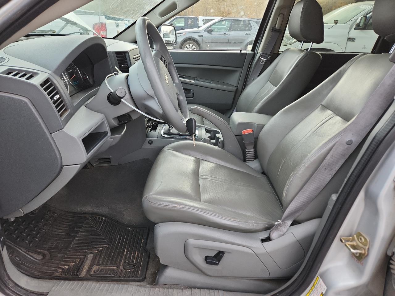 2007 Jeep Grand Cherokee Laredo VIN: 1J8GR48K47C575351 Lot: 92532445