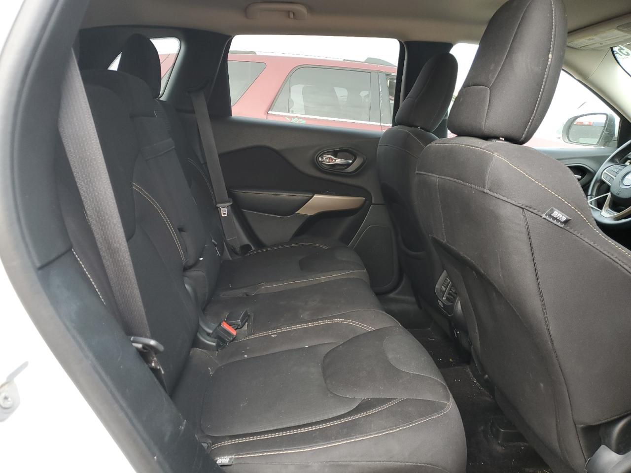 2017 Jeep Cherokee Latitude VIN: 1C4PJMCS6HW606105 Lot: 93149575