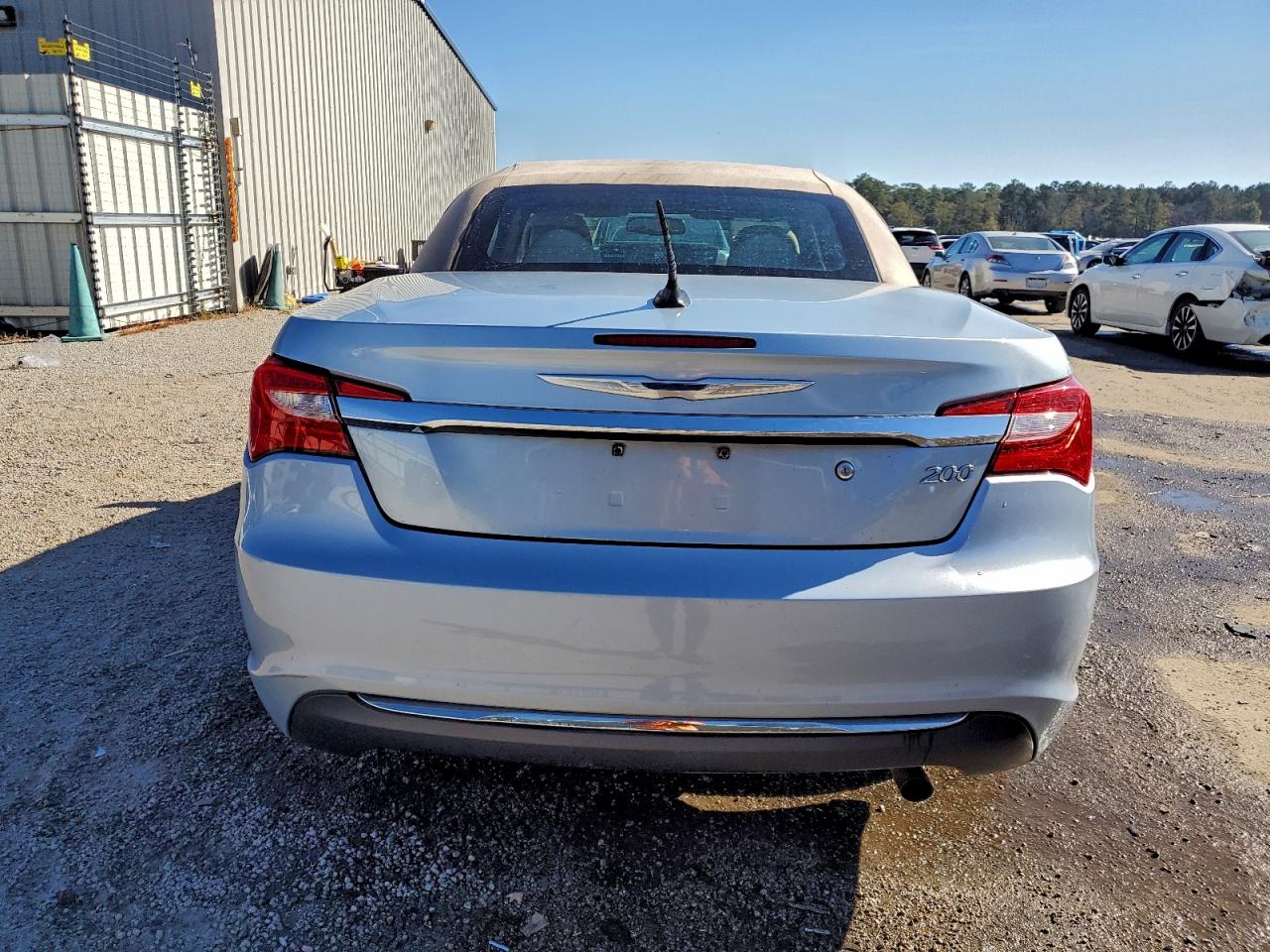 2013 Chrysler 200 Touring VIN: 1C3BCBEBXDN585639 Lot: 94139795