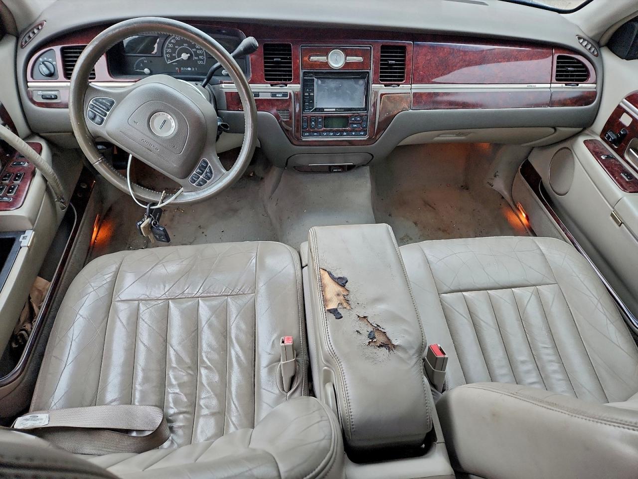 2003 Lincoln Town Car Executive VIN: 1LNHM81W13Y606384 Lot: 94054245