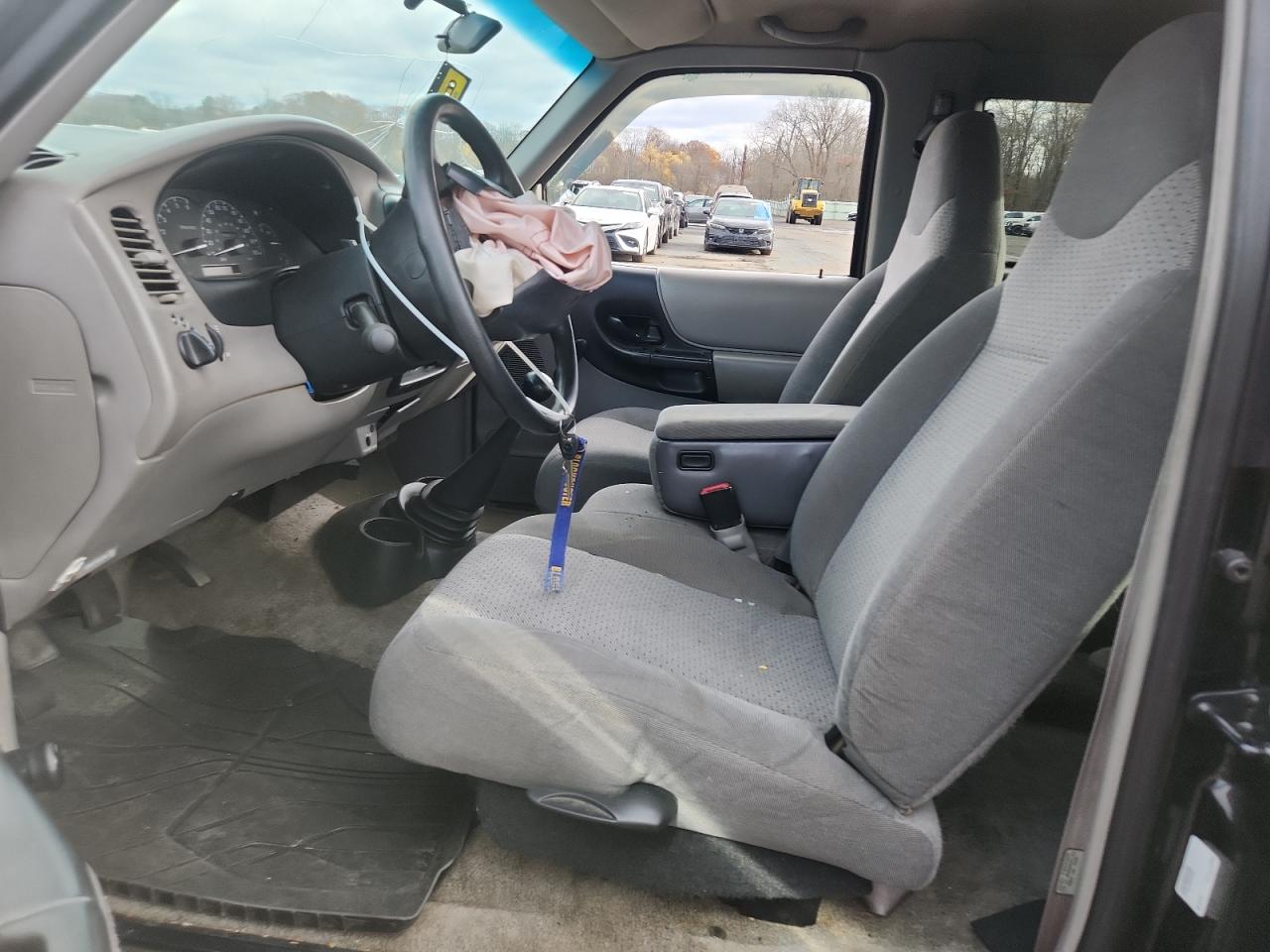 1998 Mazda B4000 Cab Plus VIN: 4F4YR16X2WTM05889 Lot: 92861885