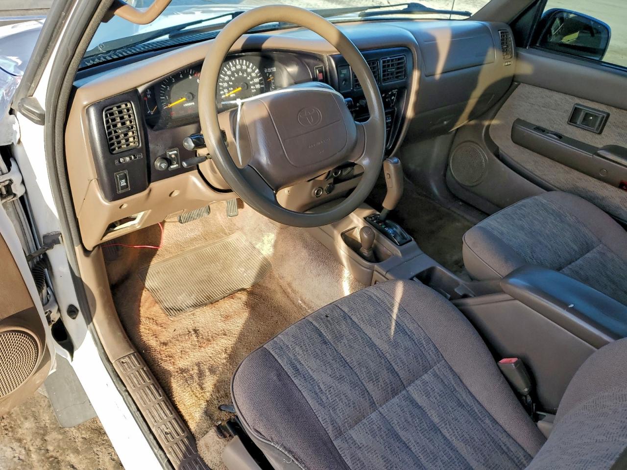 1999 Toyota Tacoma Xtracab VIN: 4TAWN72N0XZ553987 Lot: 93891635