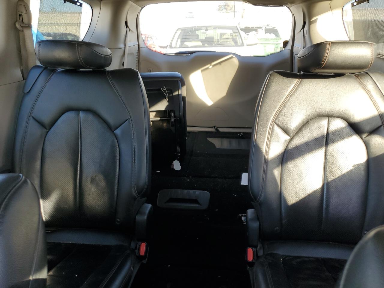 2018 Chrysler Pacifica Touring L VIN: 2C4RC1BG4JR275280 Lot: 91051685