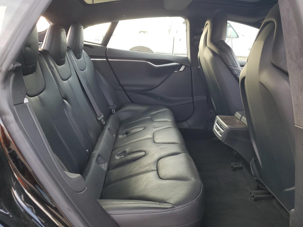 2015 Tesla Model S 85 VIN: 5YJSA1H1XFF083987 Lot: 91658665