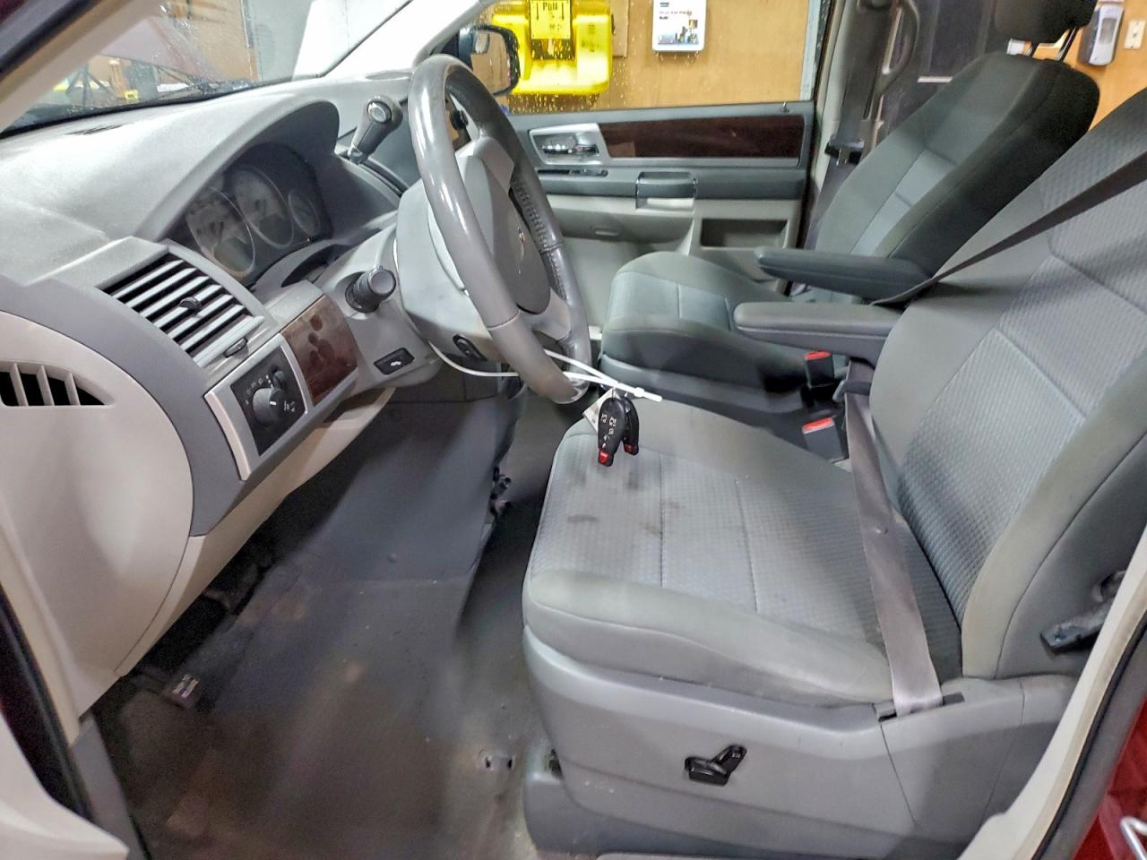 2010 Chrysler Town & Country Touring VIN: 2A4RR5D14AR315589 Lot: 93183085