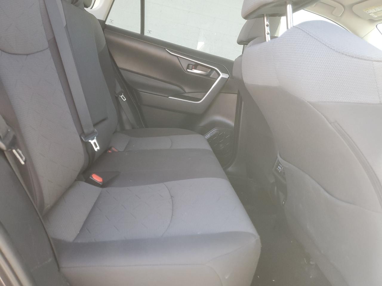 2021 Toyota Rav4 Xle VIN: 2T3P1RFV1MW142720 Lot: 92933455