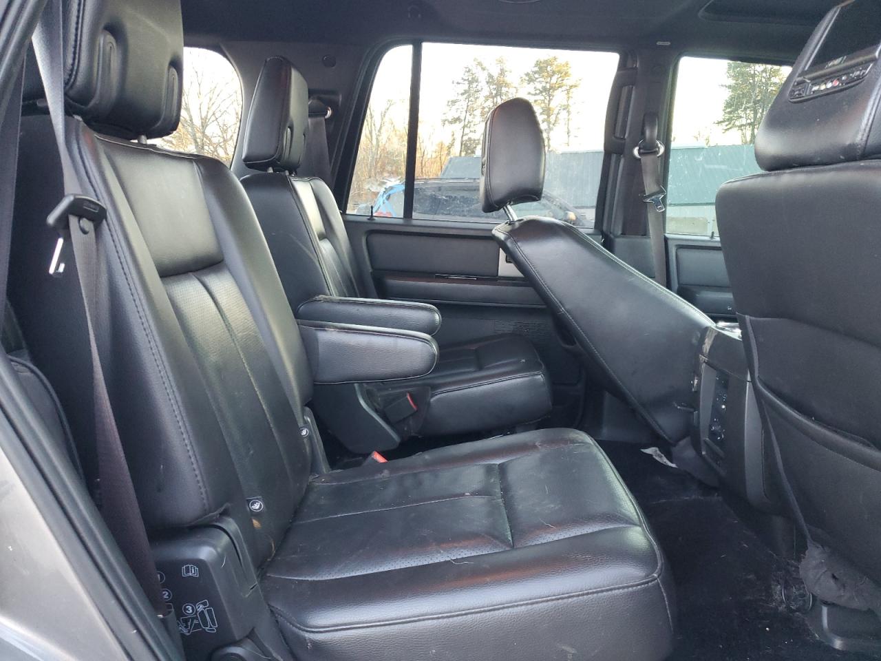 2014 Ford Expedition Limited VIN: 1FMJU2A5XEEF18363 Lot: 92254885