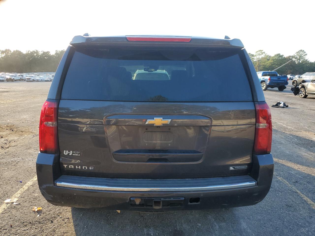 2018 Chevrolet Tahoe C1500 Premier VIN: 1GNSCCKC5JR247124 Lot: 92855205