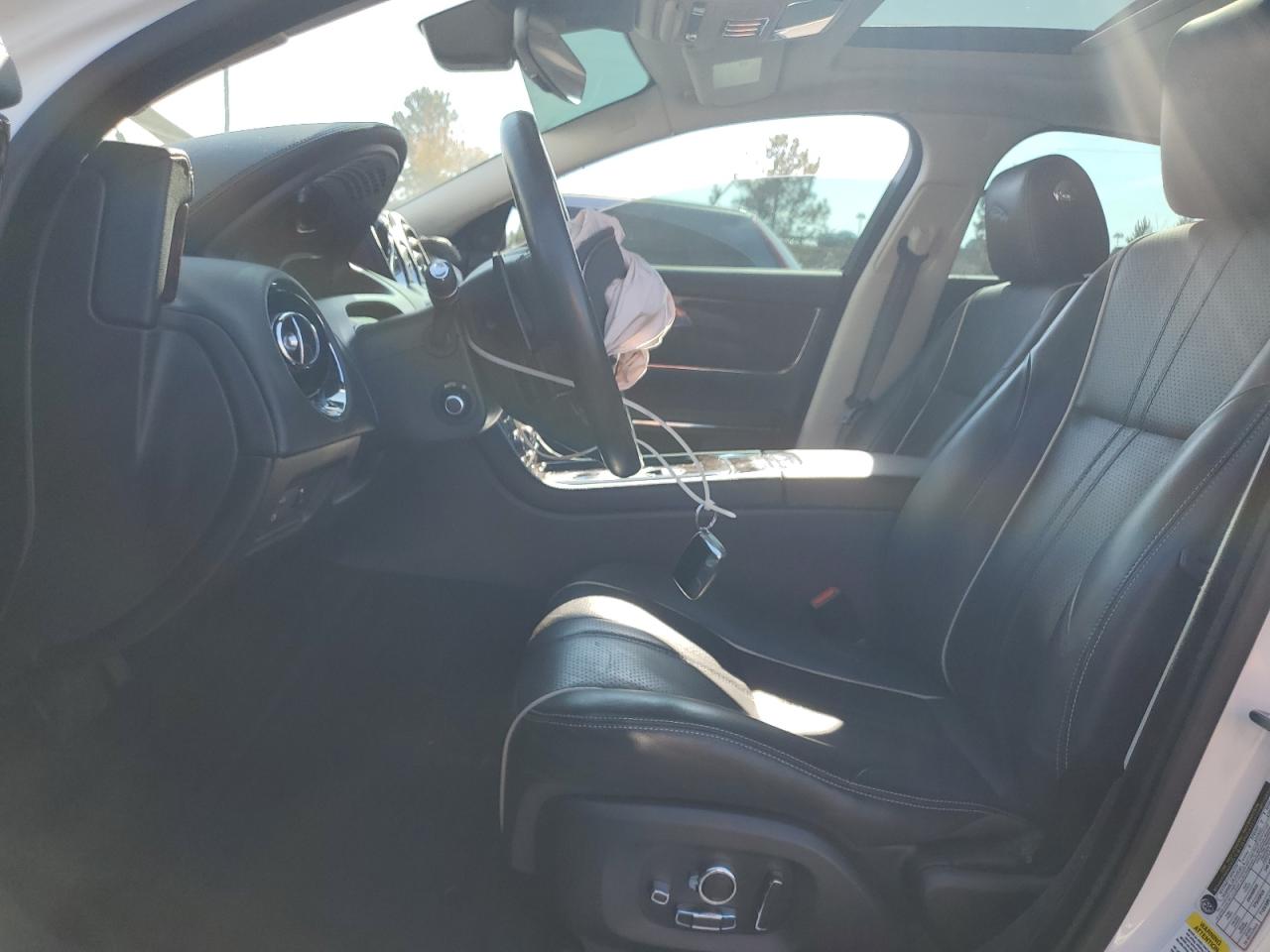 2019 Jaguar Xj R - Sport VIN: SAJWA1C72K8W21171 Lot: 93365265