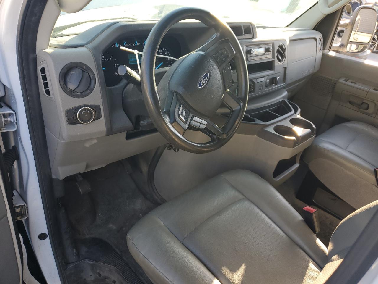 2022 Ford E350 Utility / Service Truck VIN: 1FDWE3FK2NDC35985 Lot: 90835445