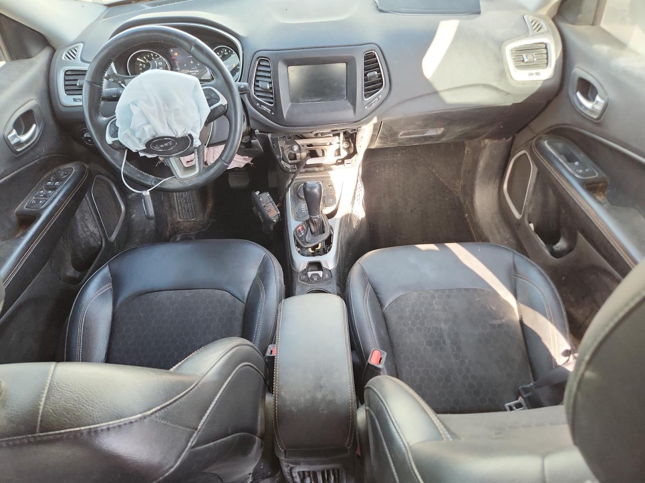 2018 Jeep Compass Latitude VIN: 3C4NJDBB6JT167878 Lot: 92512825