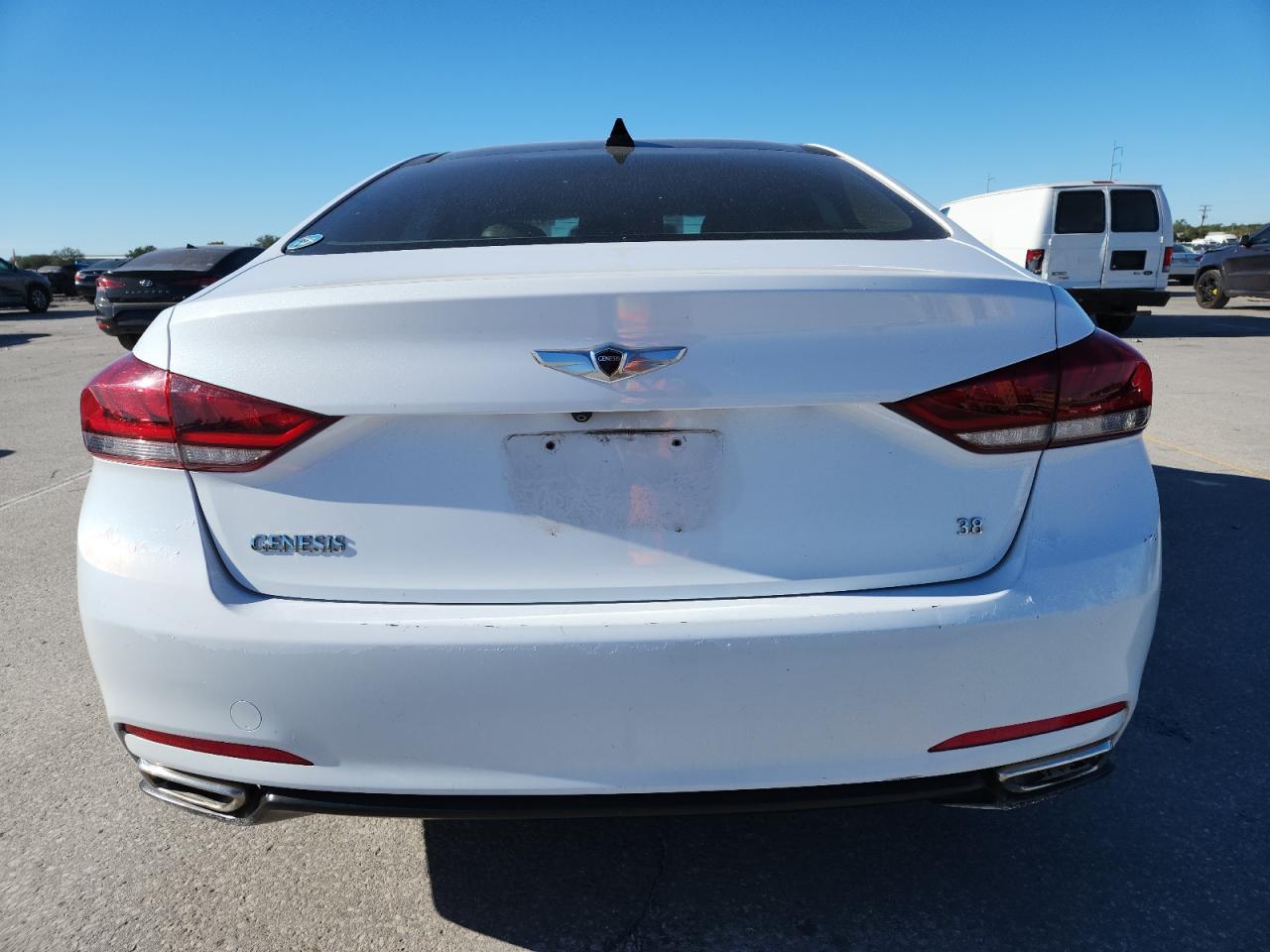 2015 Hyundai Genesis 3.8L VIN: KMHGN4JE1FU055247 Lot: 92306935