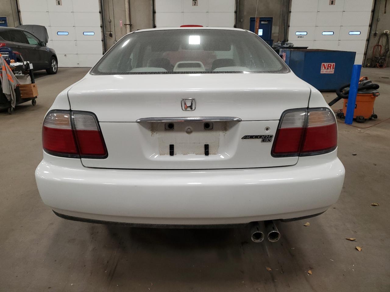 1996 Honda Accord Ex VIN: 1HGCD7257TA003464 Lot: 92899095