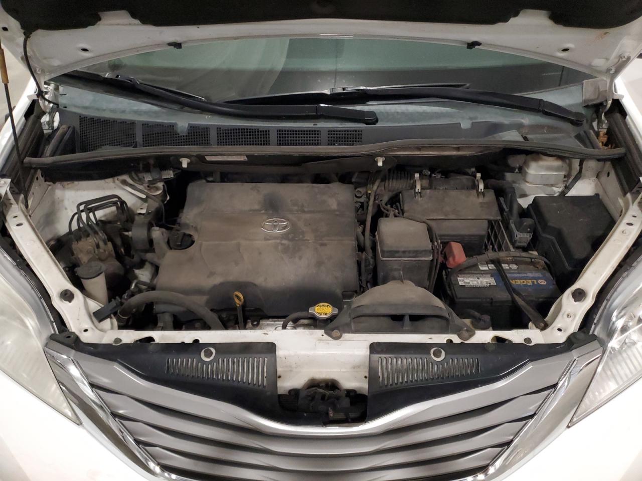 2013 Toyota Sienna Xle VIN: 5TDYK3DC1DS382464 Lot: 91260375