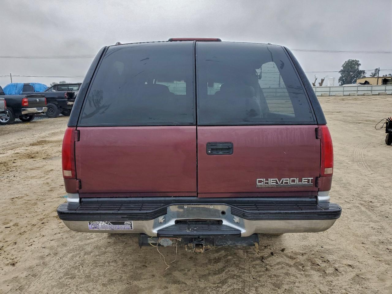 1996 Chevrolet Suburban K2500 VIN: 3GNGK26J9TG163225 Lot: 94329185