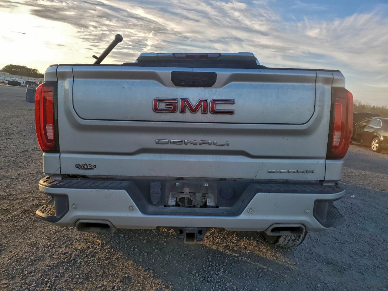 2022 GMC Sierra K1500 Denali VIN: 1GTUUGEL0NZ573209 Lot: 94379175