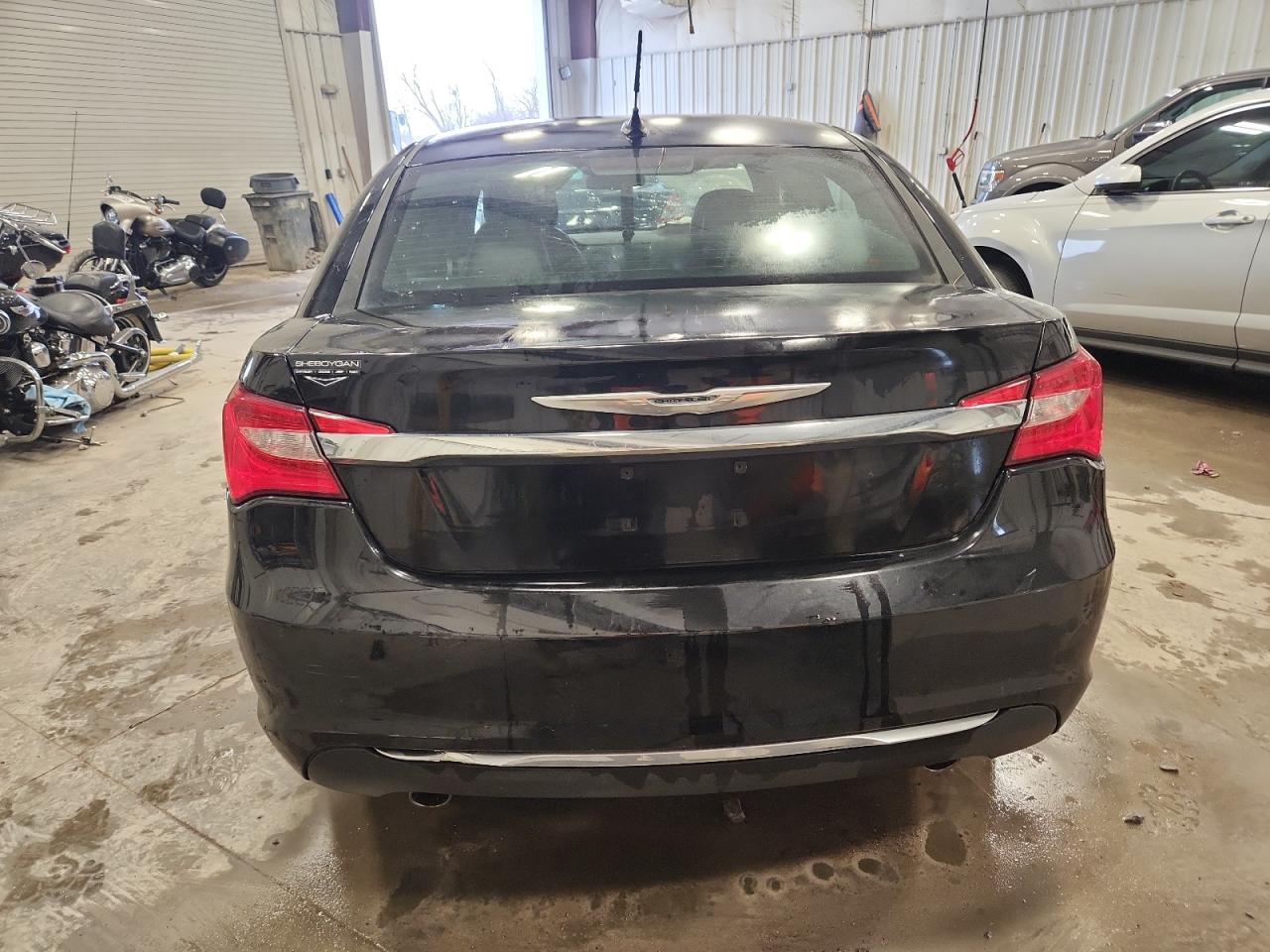 2013 Chrysler 200 Limited VIN: 1C3CCBCG3DN605572 Lot: 93722325