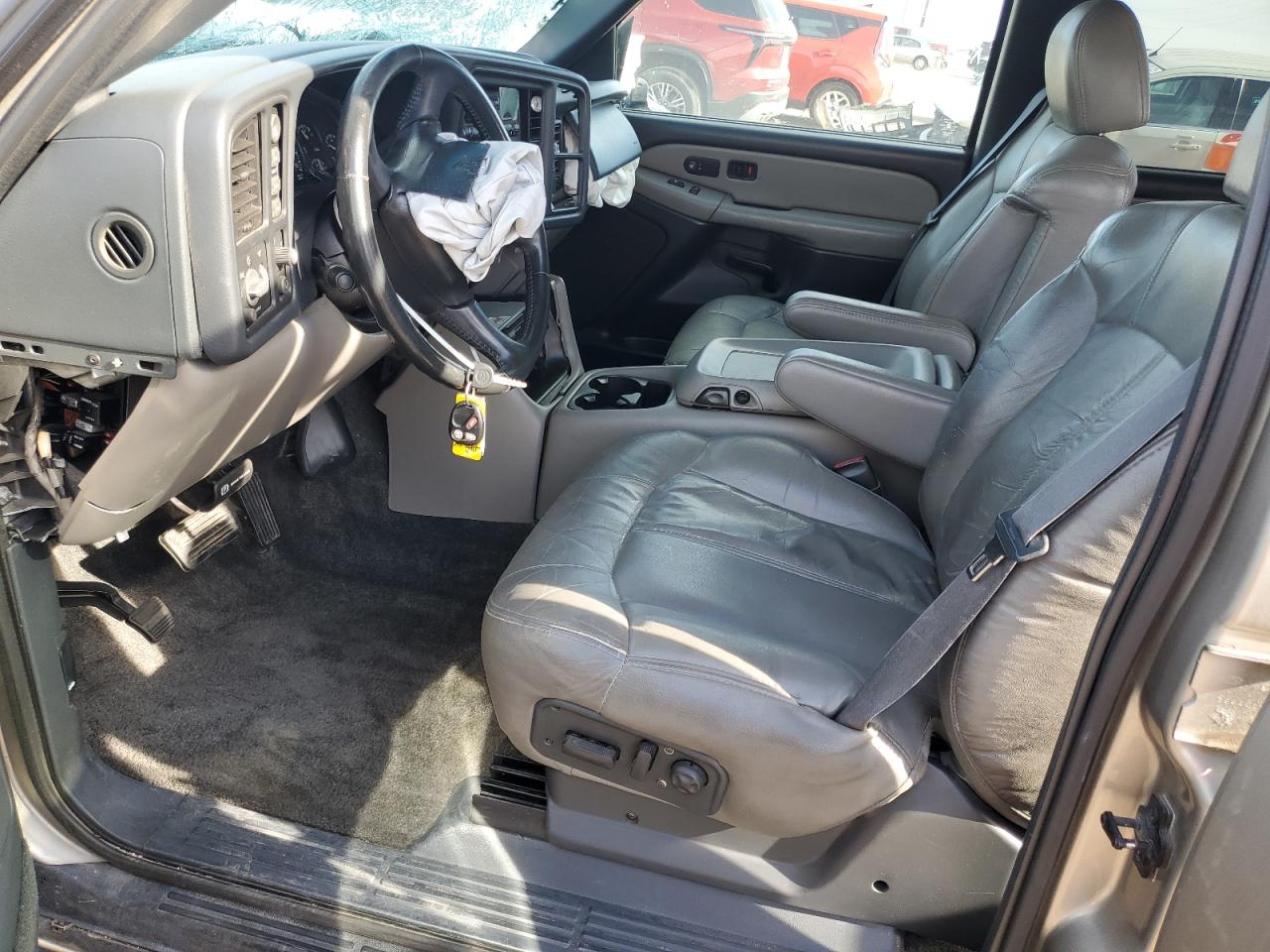 2000 Chevrolet Tahoe K1500 VIN: 1GNEK13T3YJ199490 Lot: 90755965