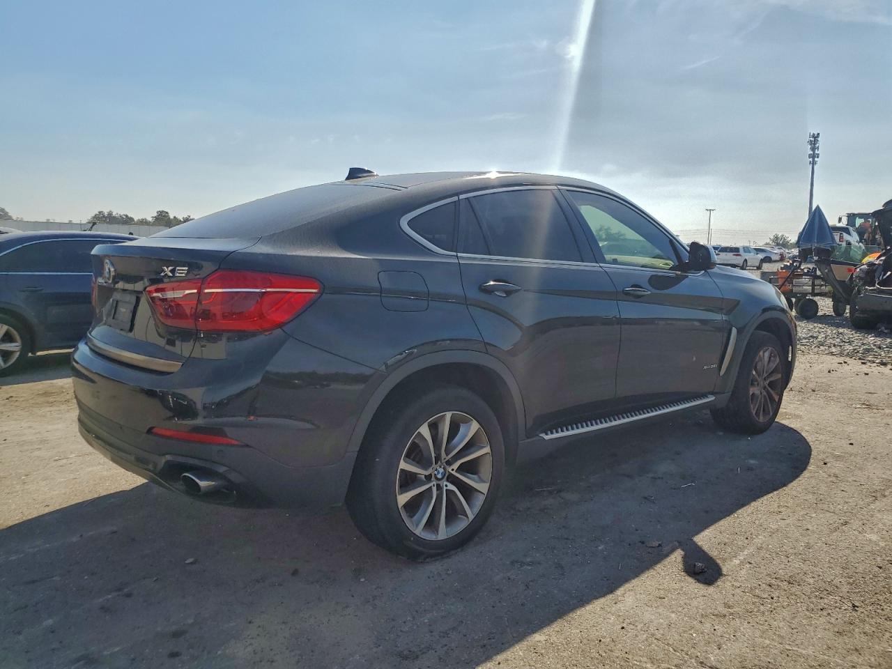 Фото: 5UXKU2C31H0U28376