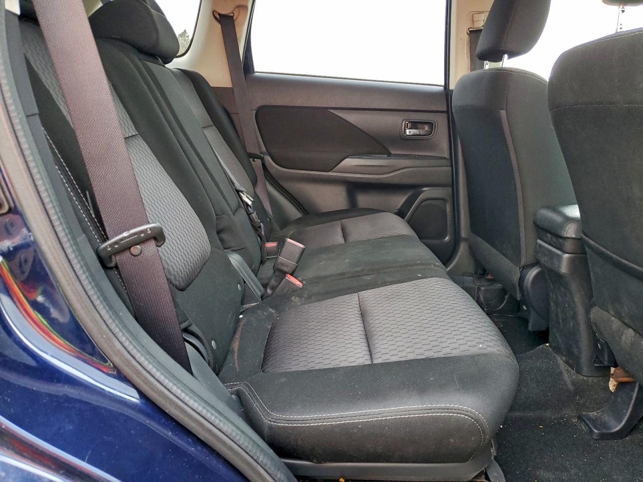 2015 Mitsubishi Outlander Es VIN: JA4AZ2A38FZ601086 Lot: 94289285