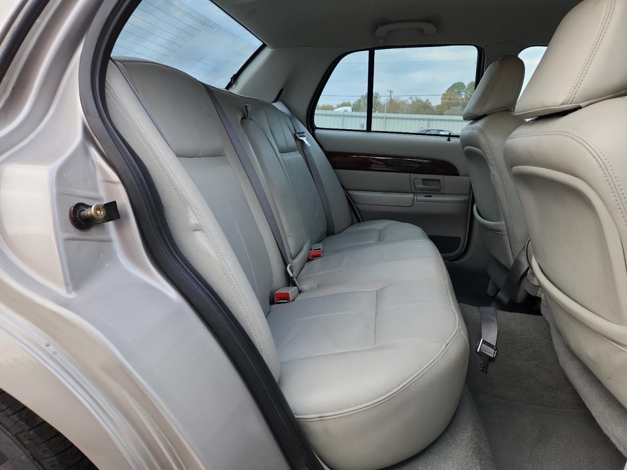 2004 Mercury Grand Marquis Gs VIN: 2MEFM74W24X670533 Lot: 93450225