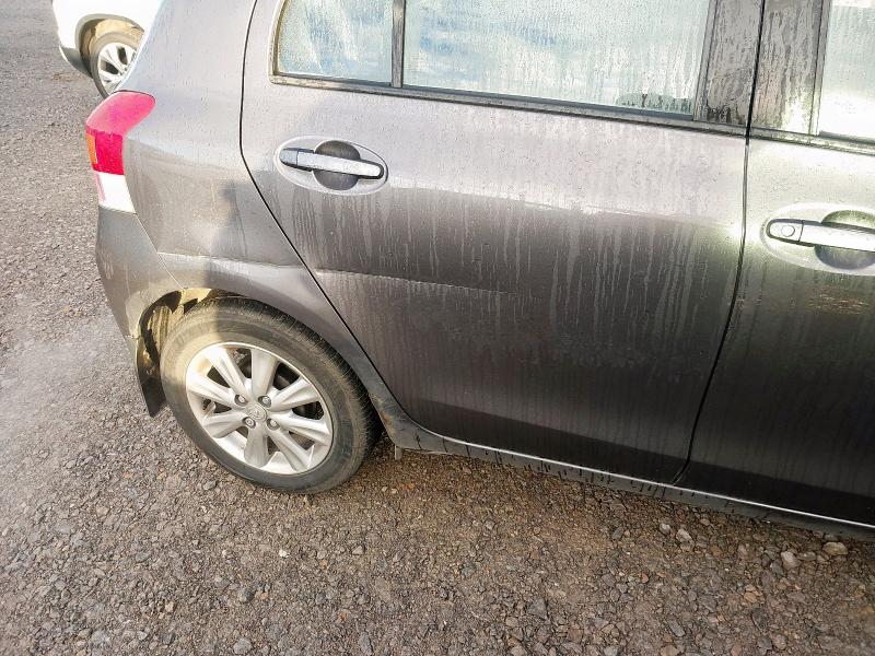 2009 TOYOTA YARIS TR