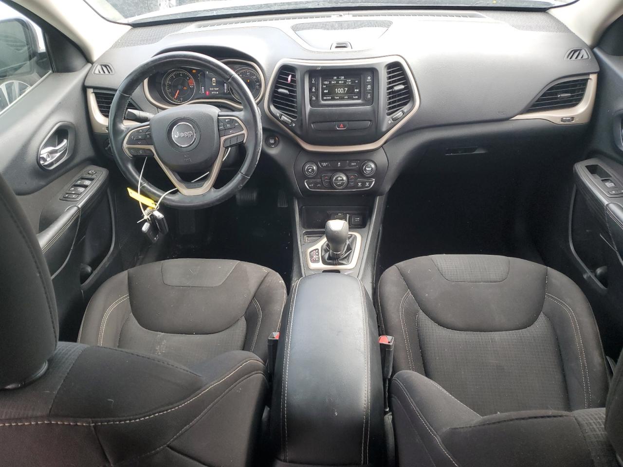 2017 Jeep Cherokee Latitude VIN: 1C4PJLCBXHW548901 Lot: 90878565