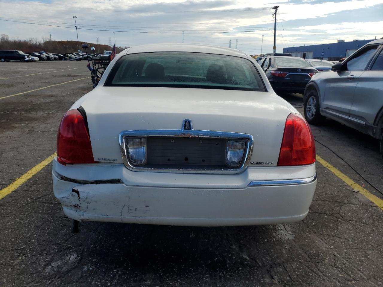 2007 Lincoln Town Car Signature VIN: 1LNHM81V37Y600289 Lot: 90895365