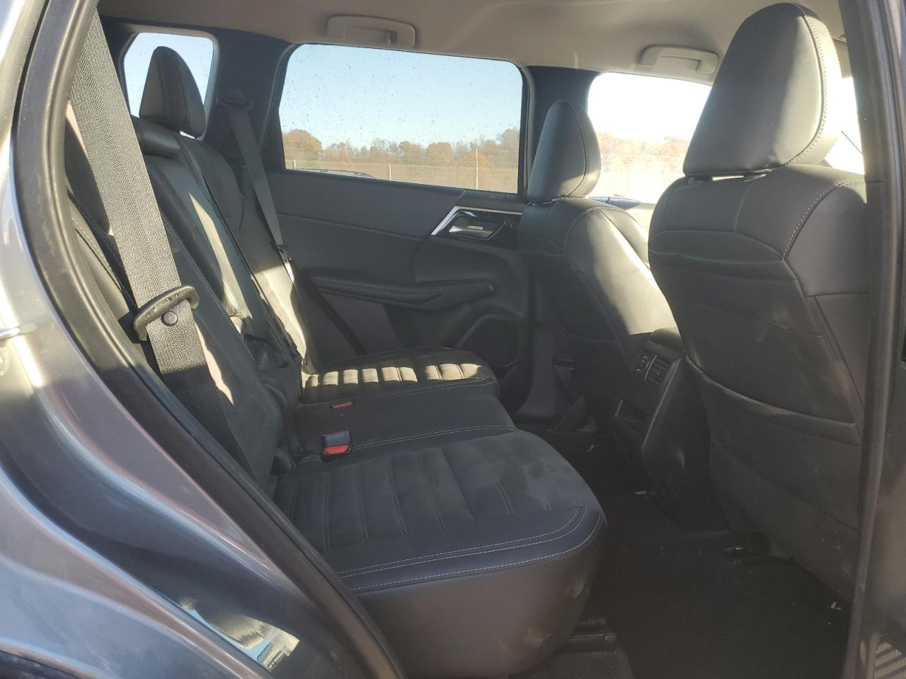 2024 Mitsubishi Outlander Se VIN: JA4J4VA83RZ023415 Lot: 91276315