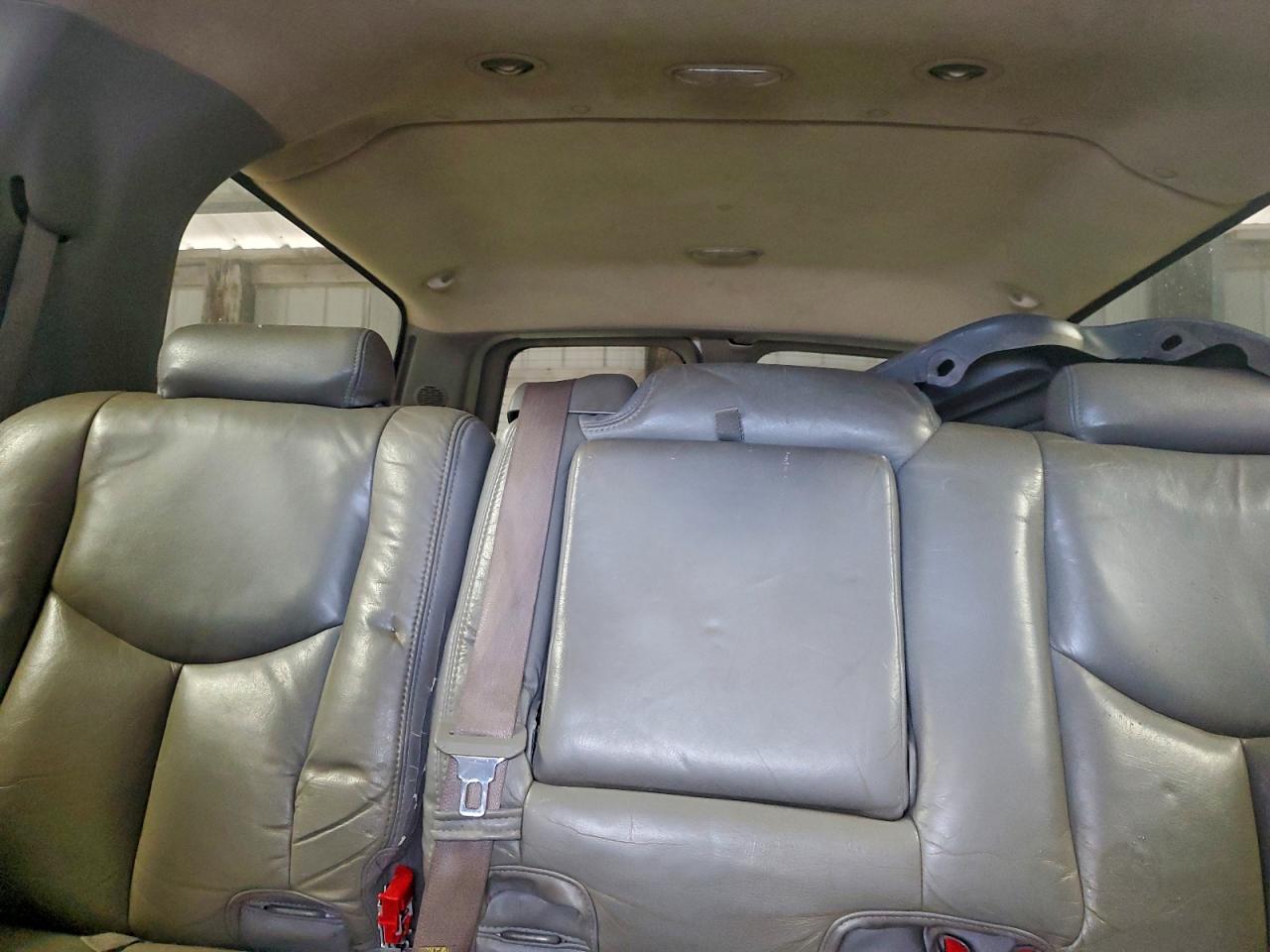 2003 Chevrolet Suburban C1500 VIN: 1GNEC16Z13J127600 Lot: 94242805