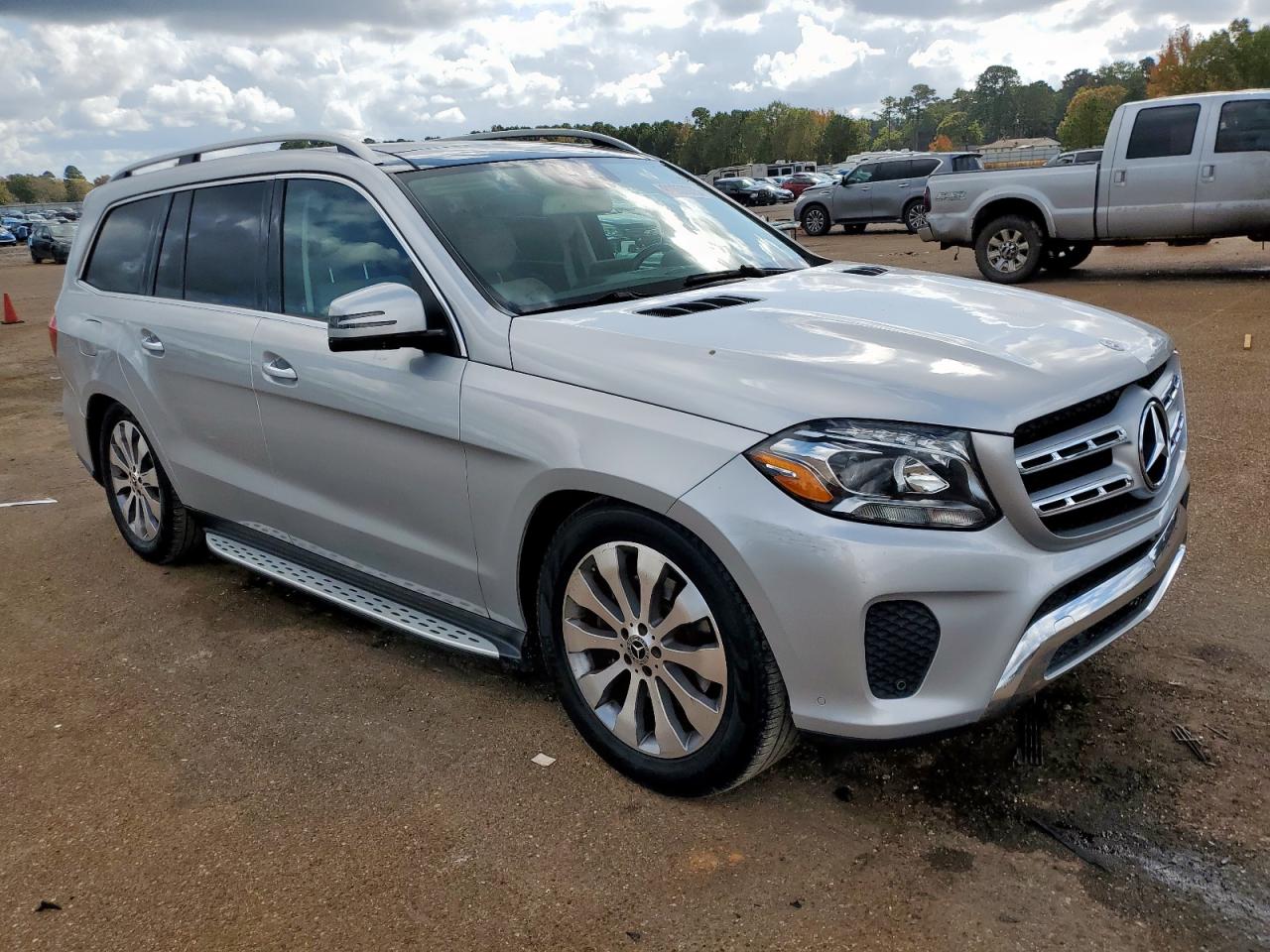 Фото: 4JGDF6EE5JB016350