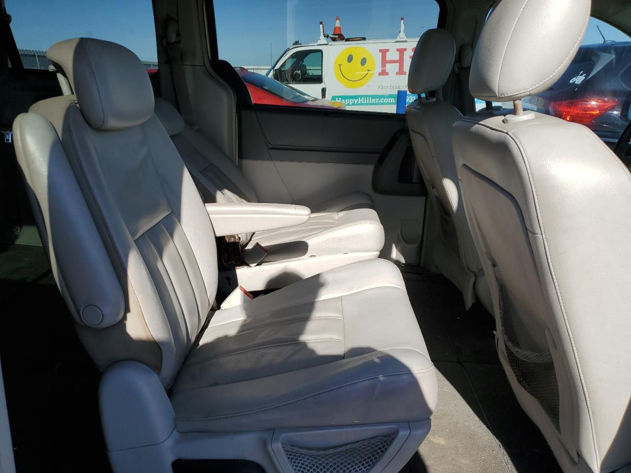 2009 Chrysler Town & Country Touring VIN: 2A8HR54199R630653 Lot: 92428685