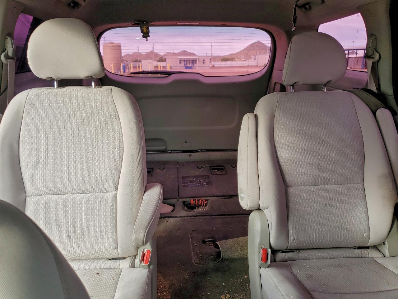 2017 Kia Sedona L VIN: KNDMA5C13H6273507 Lot: 94247645