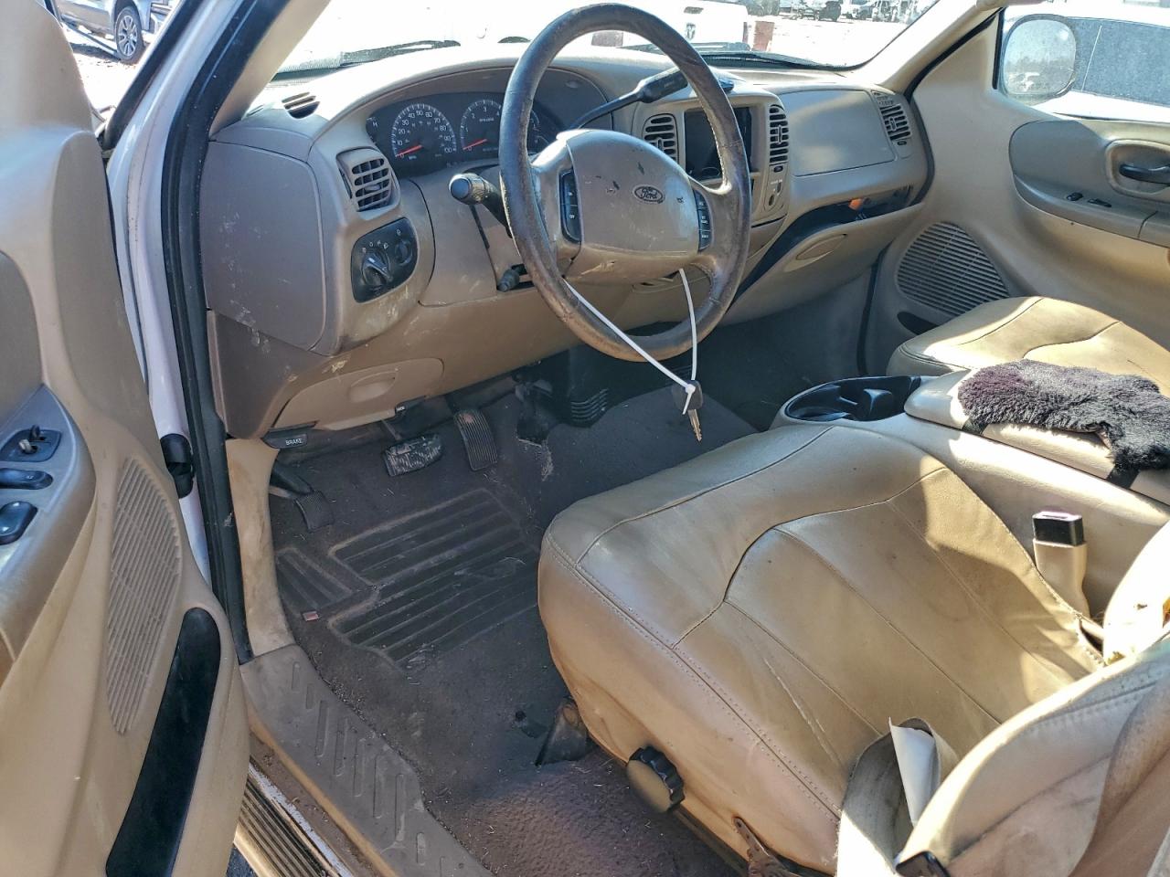 2000 Ford F150 VIN: 1FTRX17L8YKA57698 Lot: 94290215