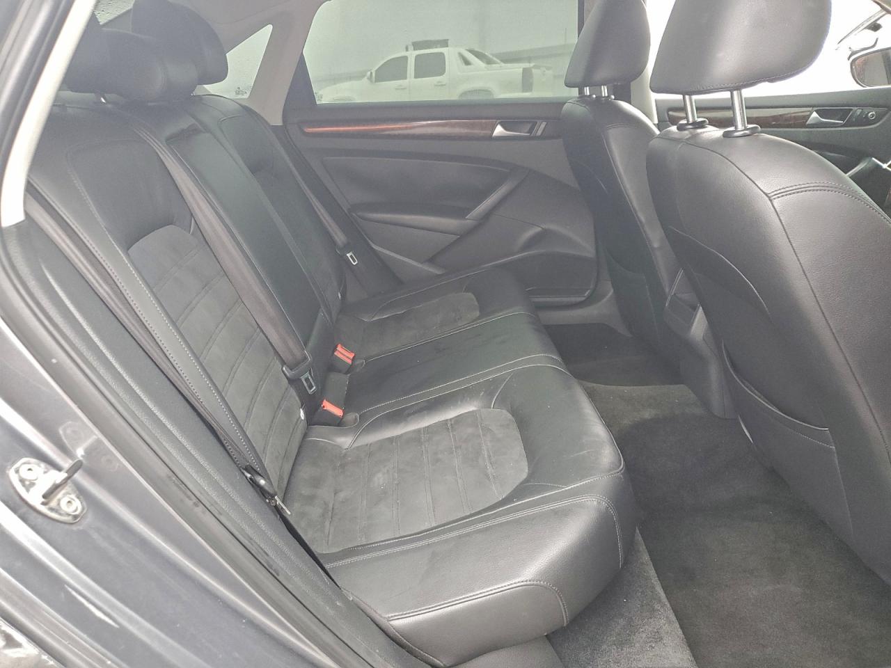 2012 Volkswagen Passat Sel VIN: 1VWCP7A36CC080835 Lot: 94231915