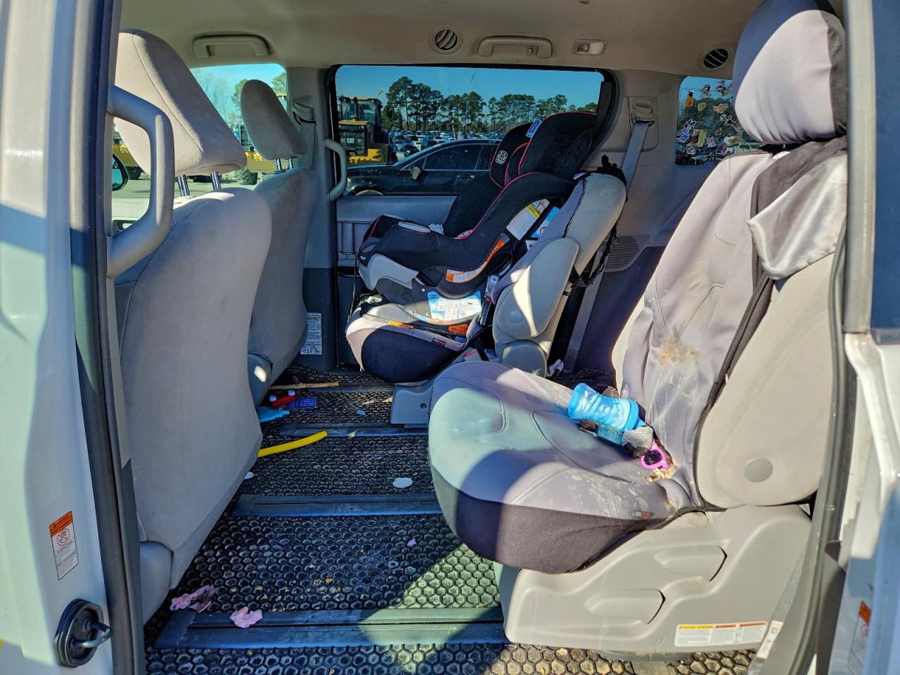 2018 Toyota Sienna L VIN: 5TDZZ3DC8JS901926 Lot: 93619575