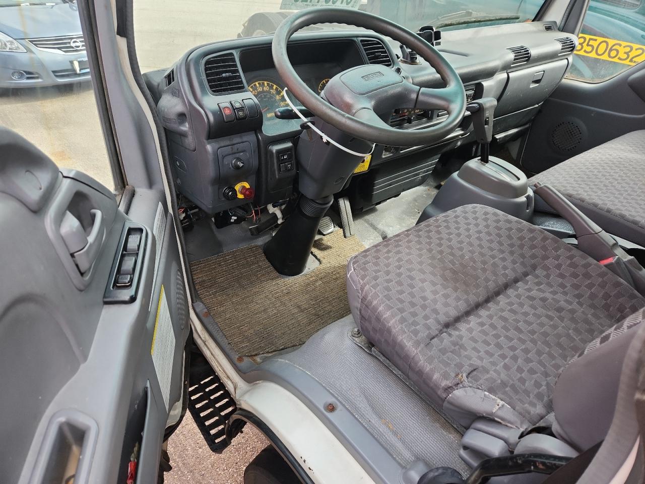 2007 Isuzu Npr Box Truck VIN: JALE5B16077300997 Lot: 87304425