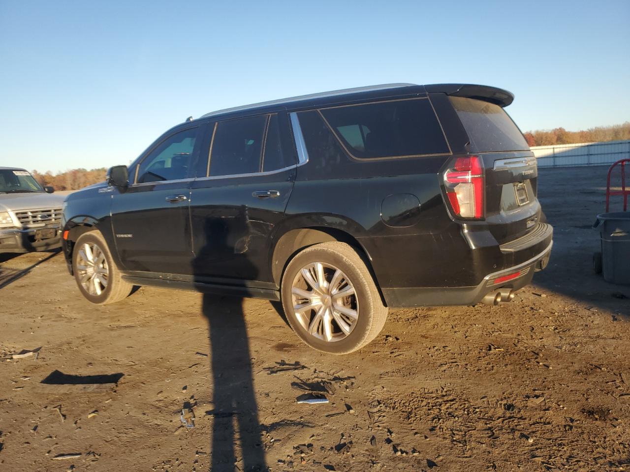 2021 Chevrolet Tahoe C1500 High Country charcoal null gas 1GNSCTKLXMR105453 photo #3