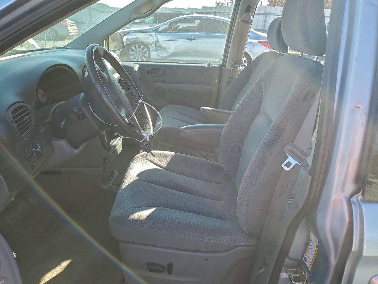 2005 Dodge Grand Caravan Sxt VIN: 2D4GP44L25R261989 Lot: 94076265