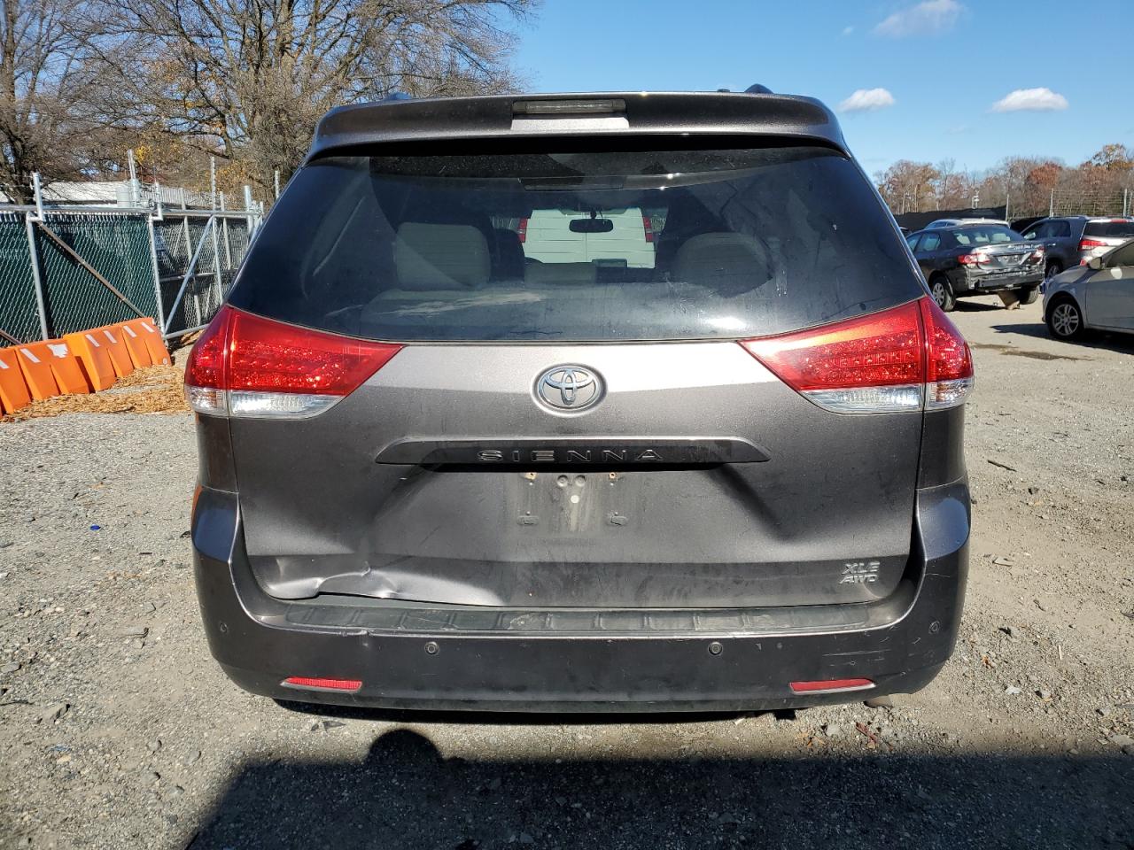 2014 Toyota Sienna Xle VIN: 5TDDK3DC0ES090434 Lot: 92375895