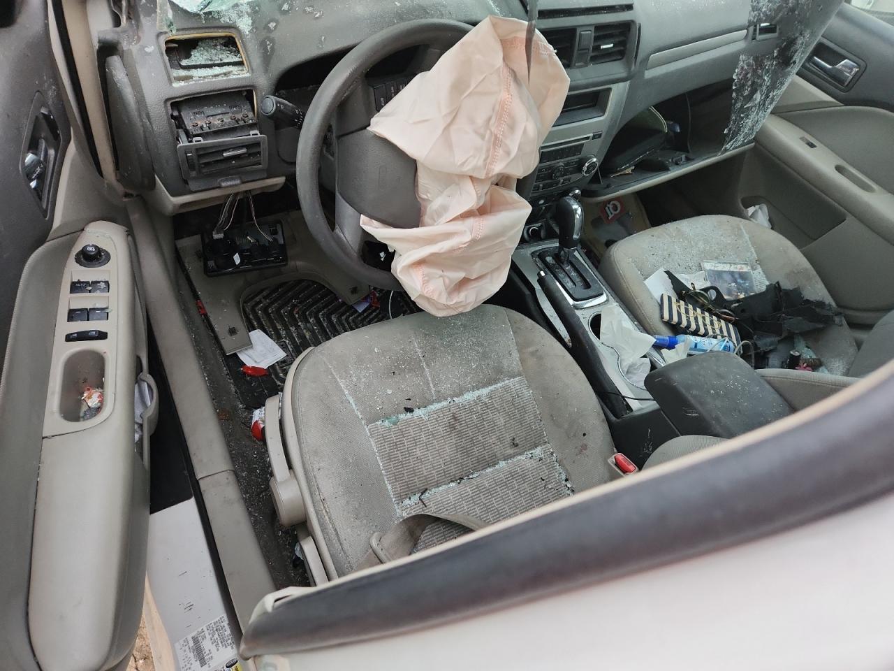 2010 Ford Fusion S VIN: 3FAHP0GA1AR327561 Lot: 92155425