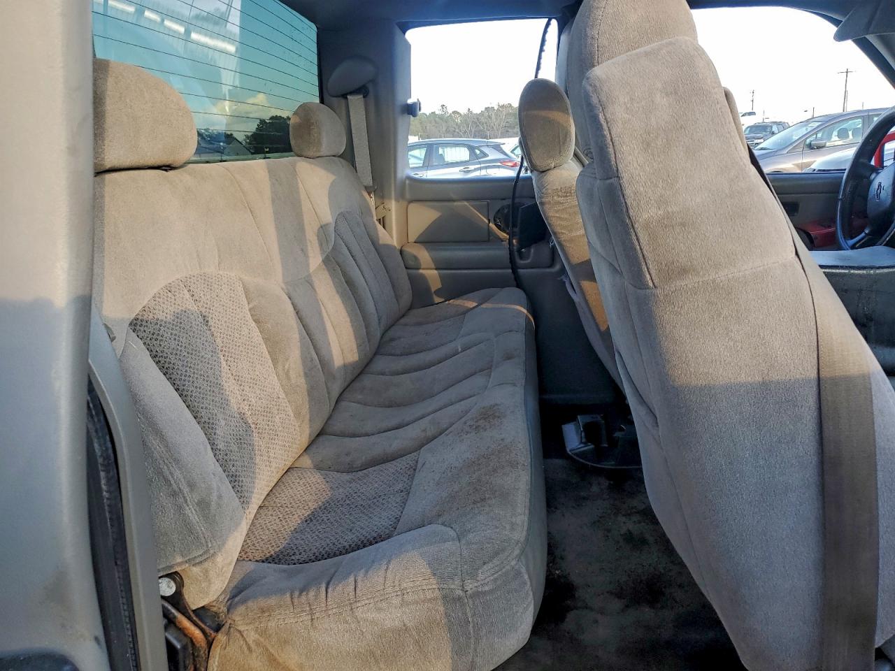 2000 Chevrolet Silverado C1500 VIN: 2GCEC19T8Y1110746 Lot: 94176195