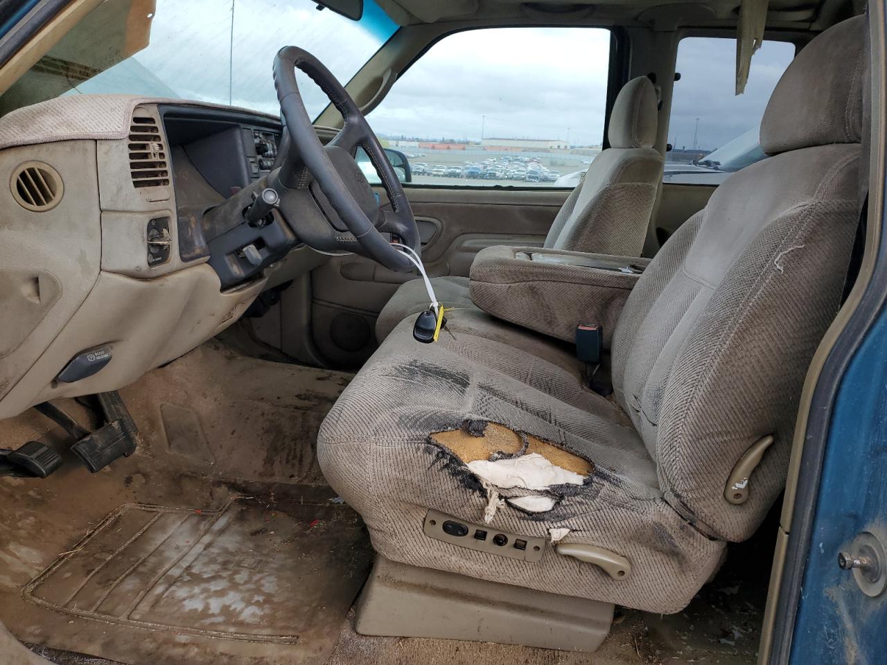 1998 Chevrolet Gmt-400 K1500 VIN: 2GCEK19R6W1170898 Lot: 92474175