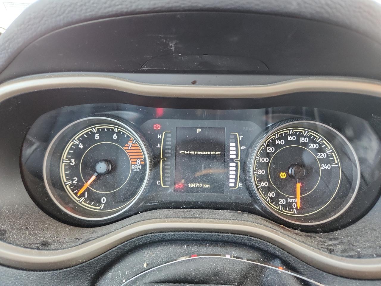 2018 Jeep Cherokee Latitude VIN: 1C4PJMCX0JD516204 Lot: 92529375