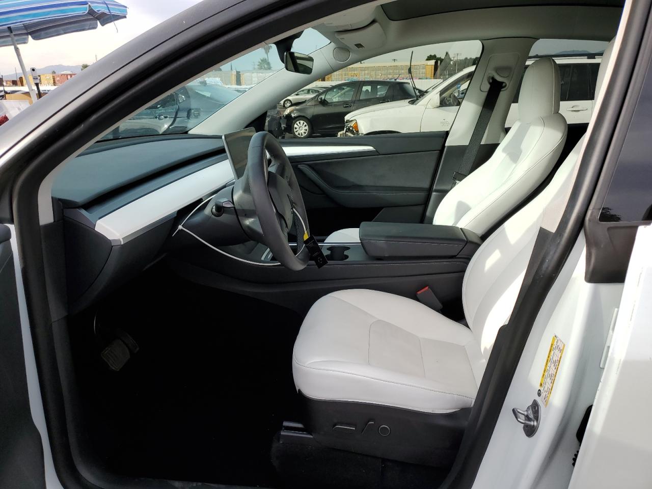 2023 Tesla Model Y VIN: 7SAYGDEEXPF605779 Lot: 92246965