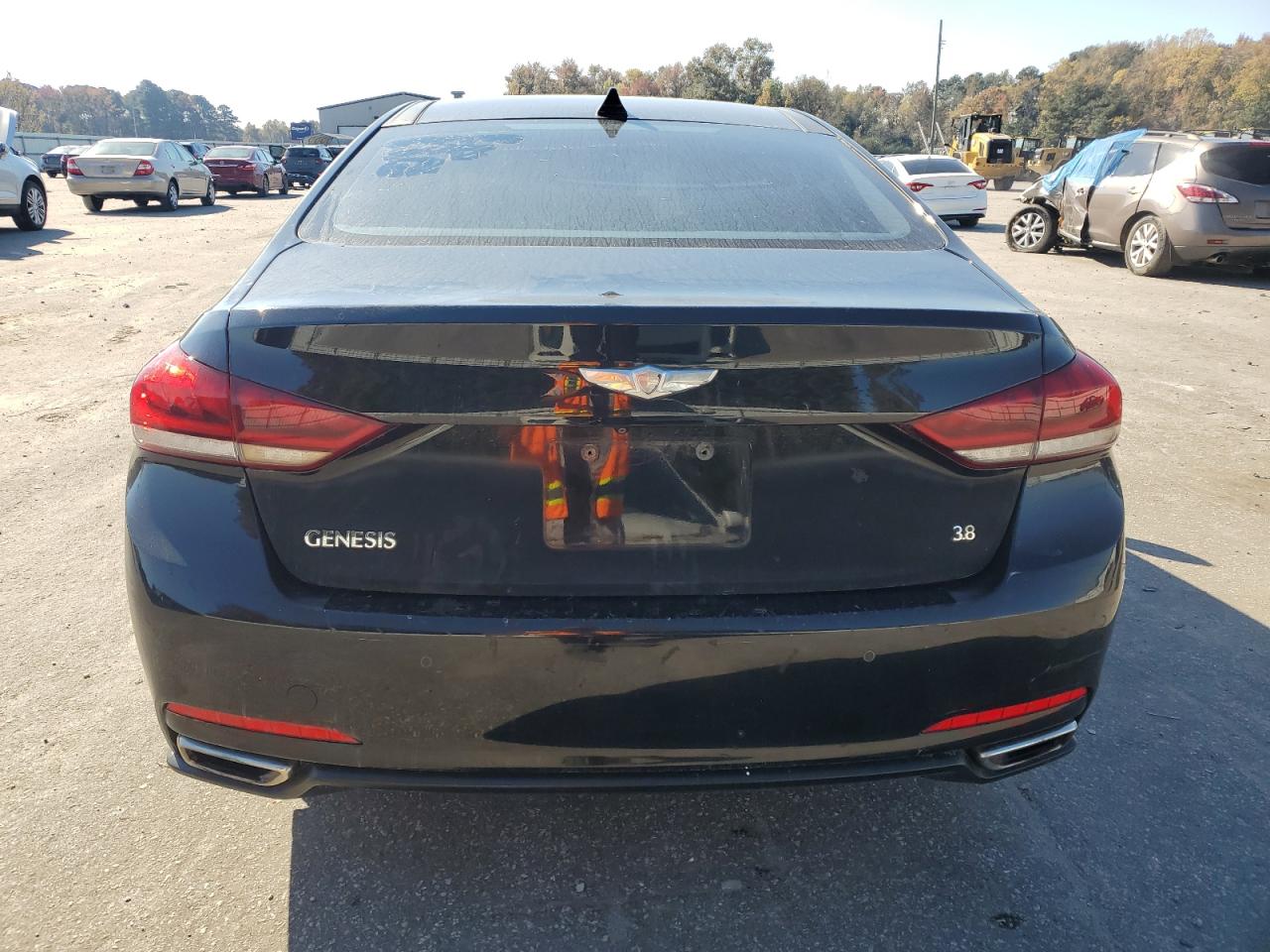 2015 Hyundai Genesis 3.8L VIN: KMHGN4JE8FU016445 Lot: 90760695