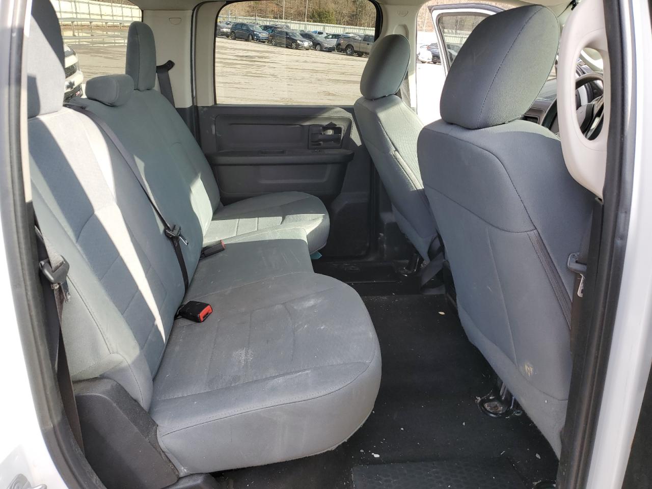 2017 Ram 1500 St VIN: 3C6RR7KT4HG735446 Lot: 93308035